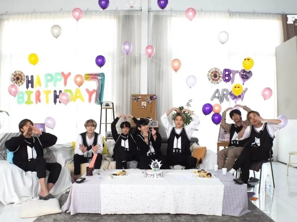 bts_celebra_una_fiesta_en_honor_a_su_septimo_aniversario_1_crop1591979874881.jpg_1902800913-1024x768.webp