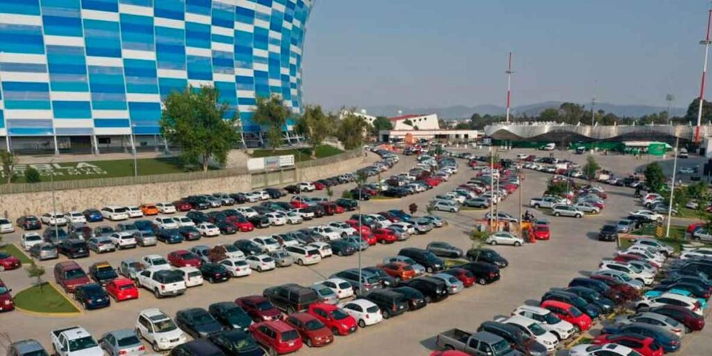 Antes-de-que-sea-un-problema-sera-regulado-el-estacionamiento-del-Estadio-Cuauhtemoc-1024x512.jpg