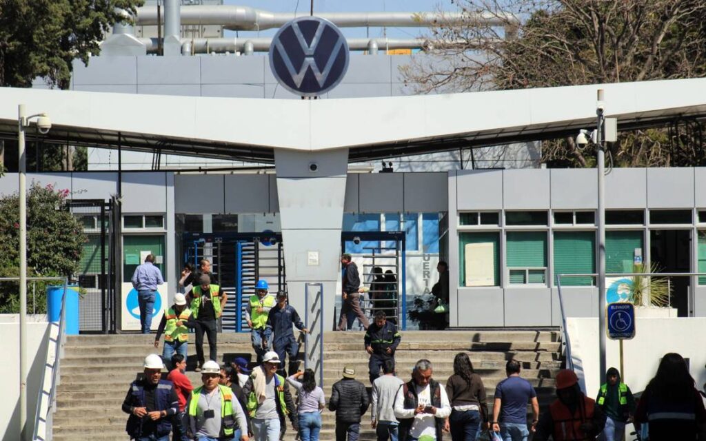 Trabajadores-de-volkswagen-preocupados-por-desfalco-del-sindicato-por-prestaciones-1024x640.jpg