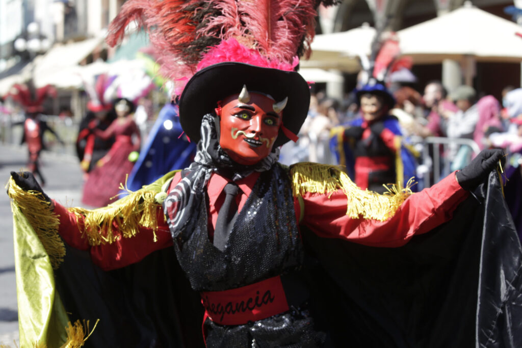 desfile-de-huehues-559173-scaled-1-1024x683.jpg