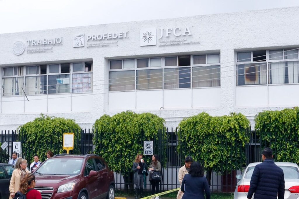 cierra-junta-de-conciliacion-y-arbitraje-puebla-1024x683.jpg