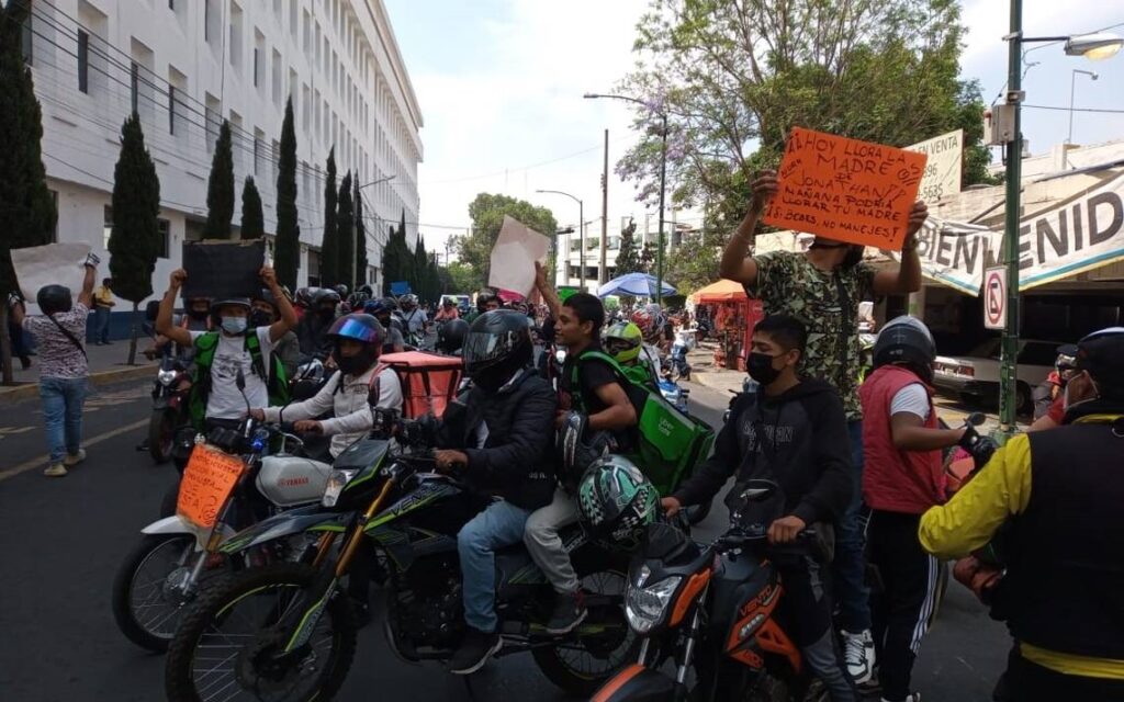 Repartidores-de-comida-rapida-se-manifiestan-para-exigir-justicia-1024x640.jpg
