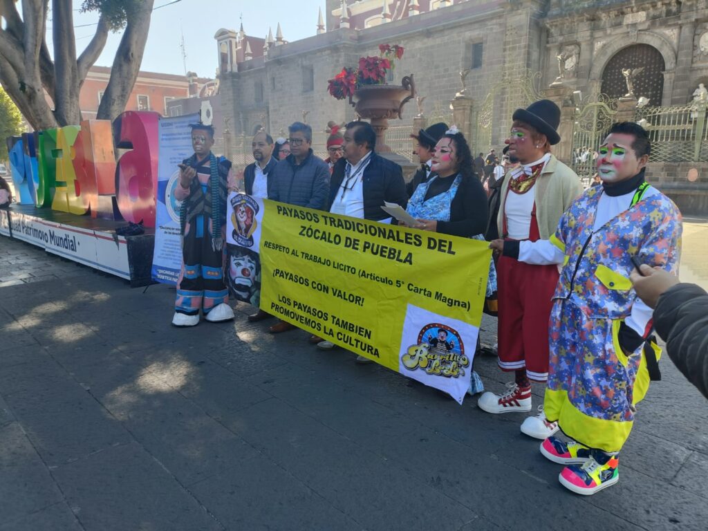 piden-payasos-del-zocalo-dialogo-con-ayuntamiento-para-dejarlos-trabajar-llevan-15-dias-sin-laborar-1024x768.jpg