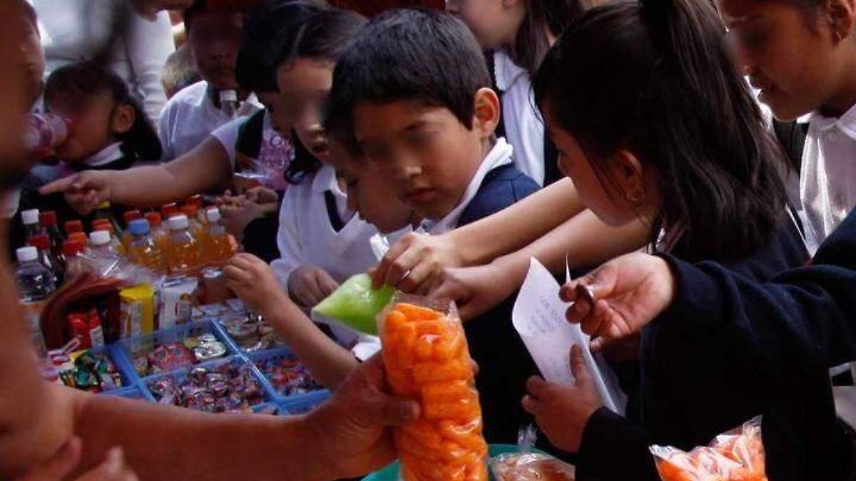 venta-de-comida-chatarra-en-escuelas.jpg
