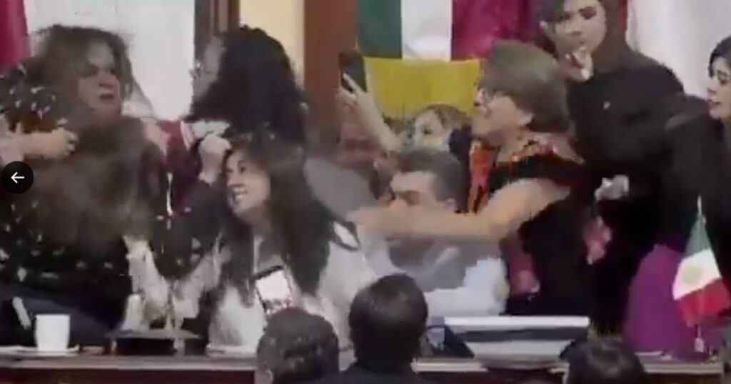 Del debate político a jalones de pelo en el Congreso de la Ciudad de México
