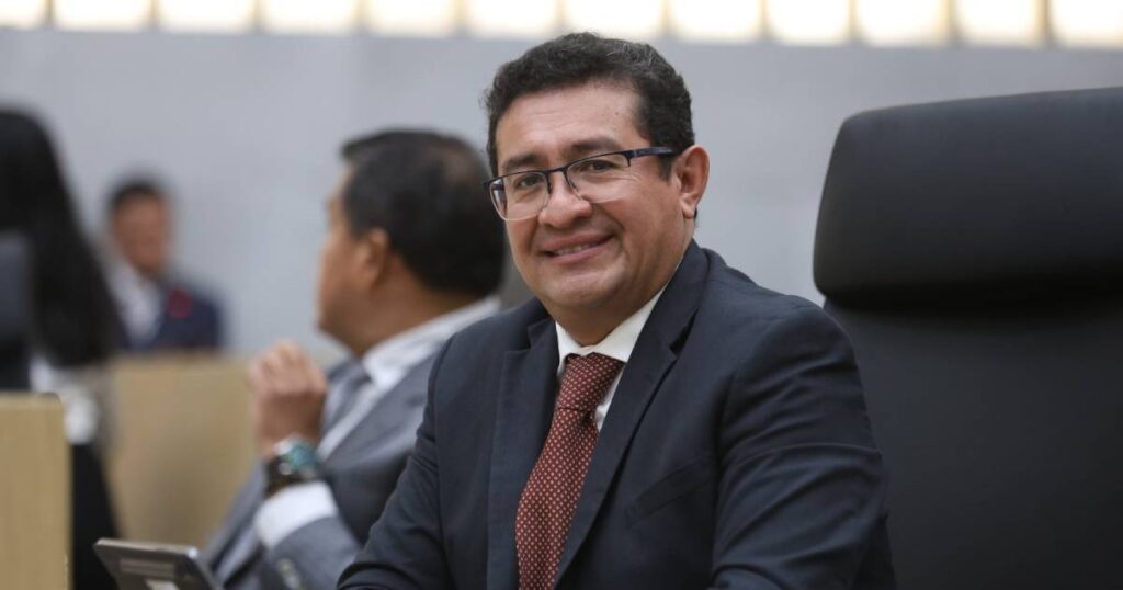 Congreso dignifica a productores del mezcal poblano