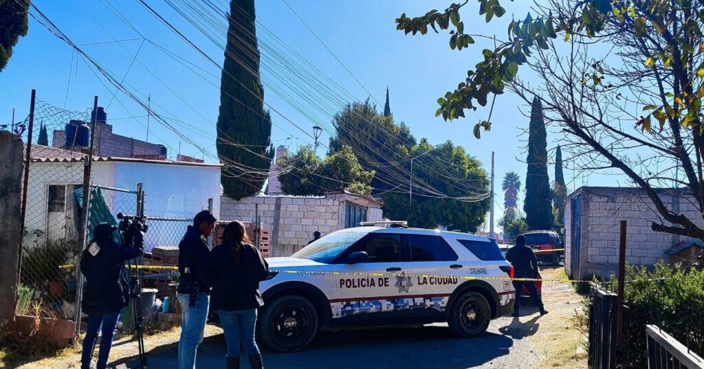 Balacera en Geovillas del Sur deja autos incendiados y cartuchos percutidos