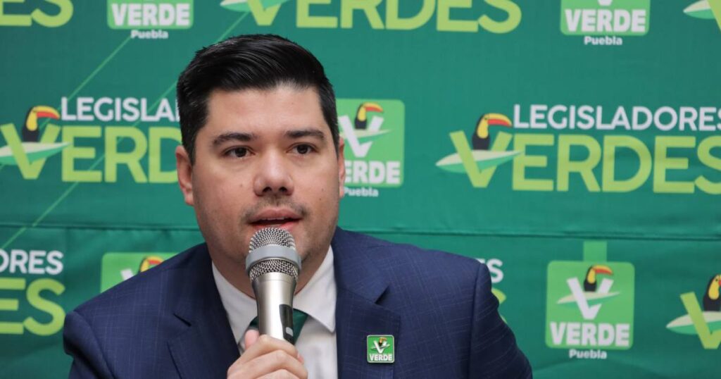 PVEM busca regularizar cobros en estacionamientos de plazas comerciales