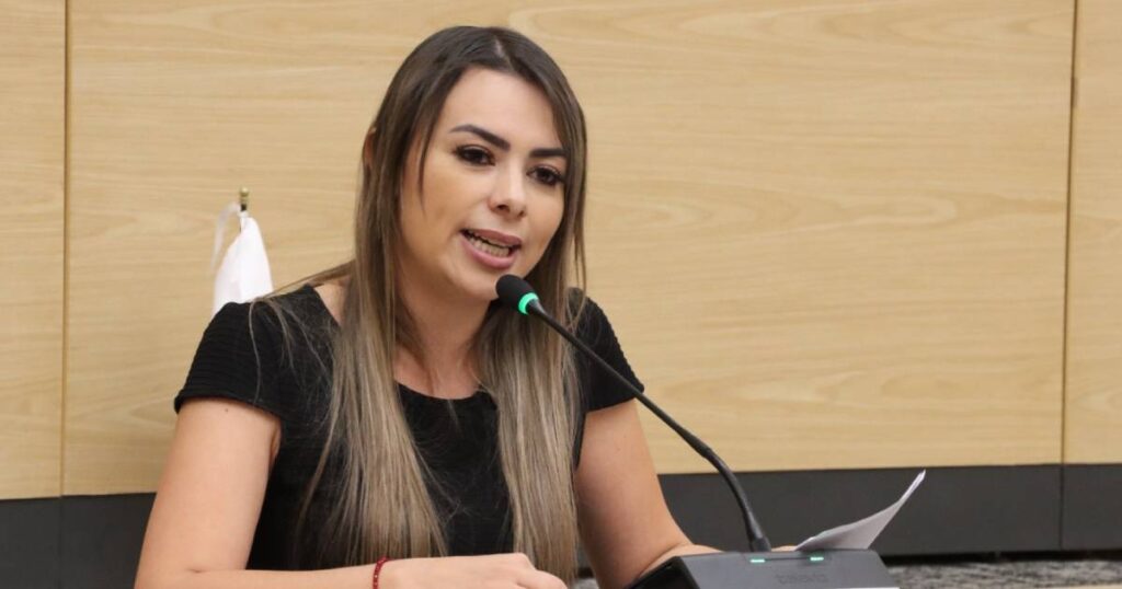 Proponen pago retroactivo de pensión alimentaria con iniciativa de María de la Barreda