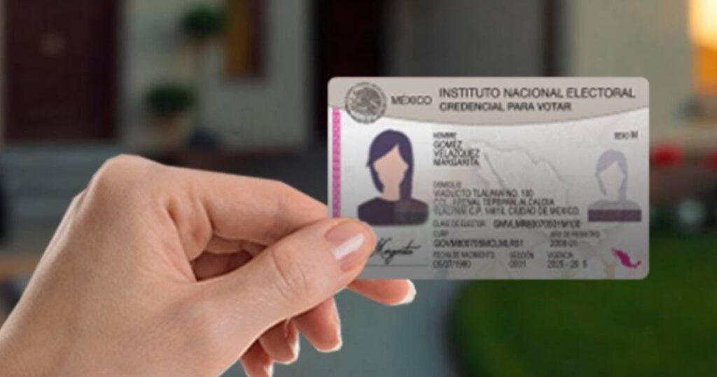 INE amplía derechos con credencial electoral para personas no binarias