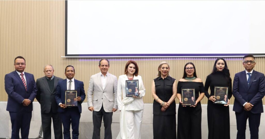 Realizan en el Congreso del Estado la entrega de reconocimientos “Poder 2026”