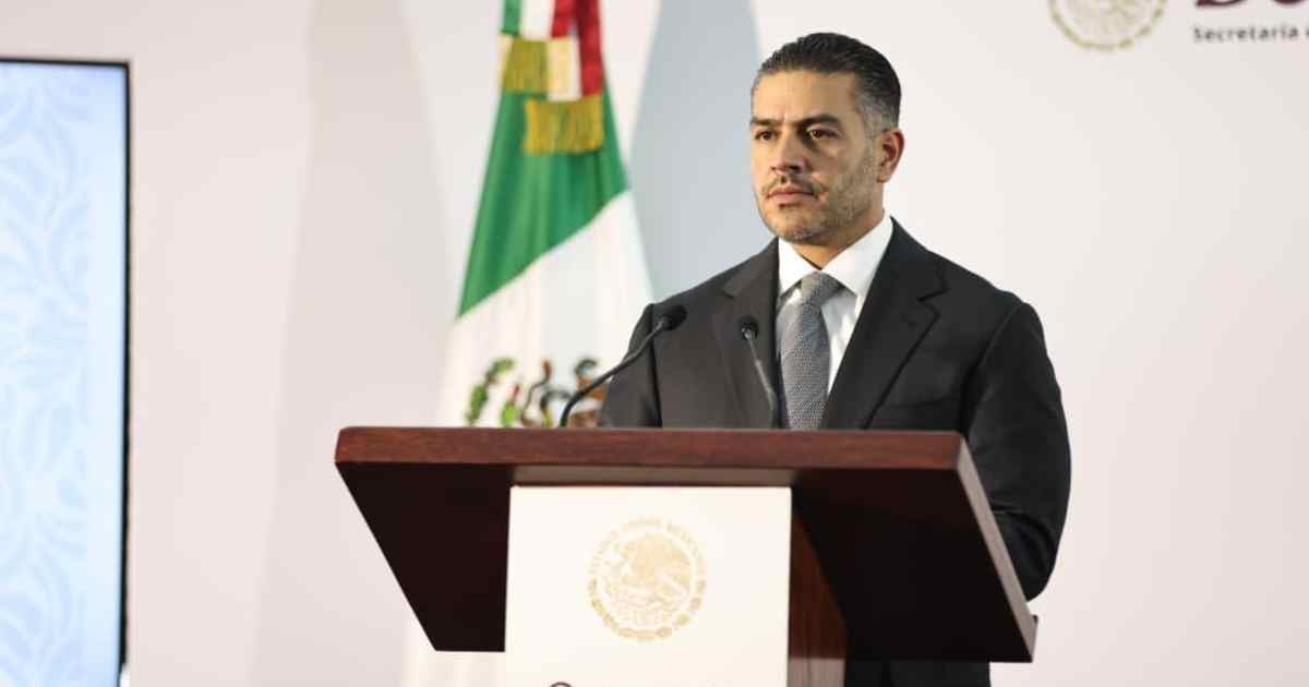 Harfuch en conferencia