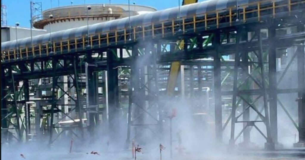 Mantenimiento en Dos Bocas genera vapor; descartan fuga de gas