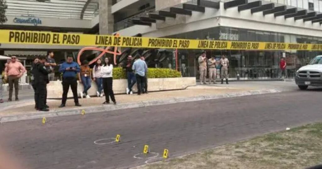 Ataque armado en Plaza Adagio deja dos heridos en Lomas Angelópolis