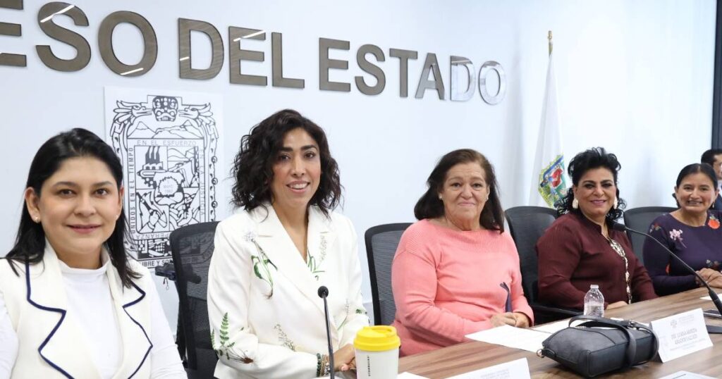 Aprueban exhorto a municipios para liberar banquetas y garantizar movilidad peatonal