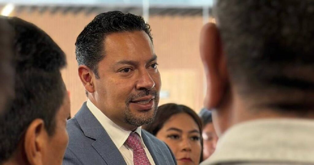 Andrés Villegas señala falta de sueldo fijo en autoridades auxiliares poblanas