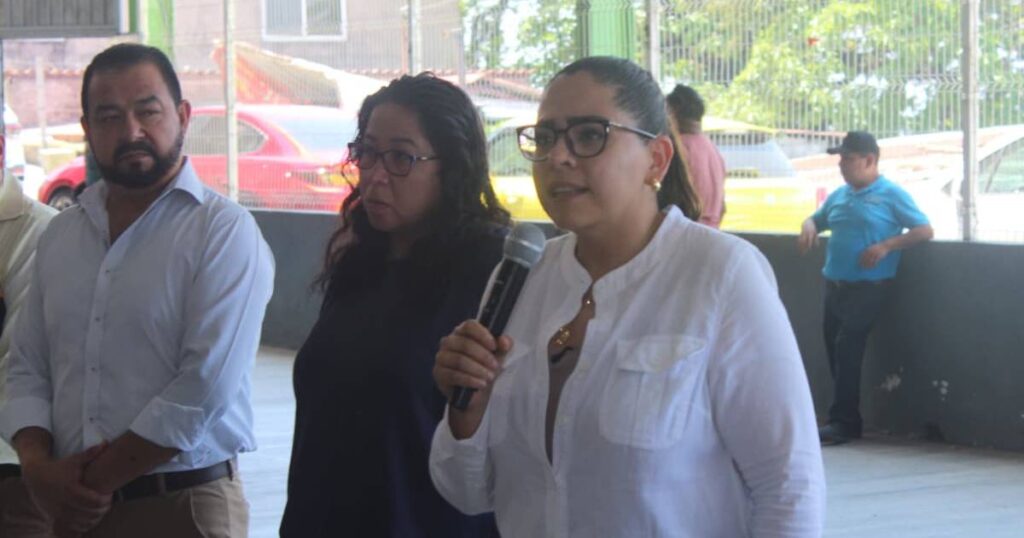 Desde territorio Guadalupe Vargas promueve obras que mejoran comunidades de Xicotepec