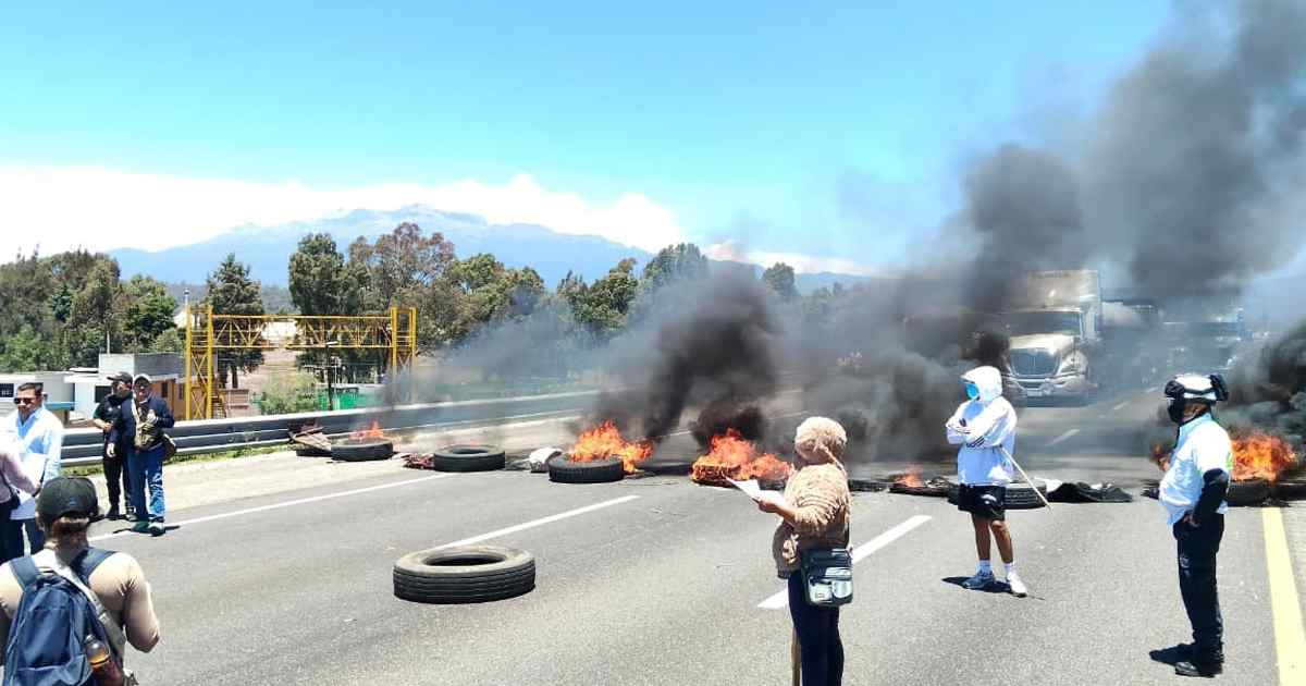 Bloqueo autopista Bloqueo autopista