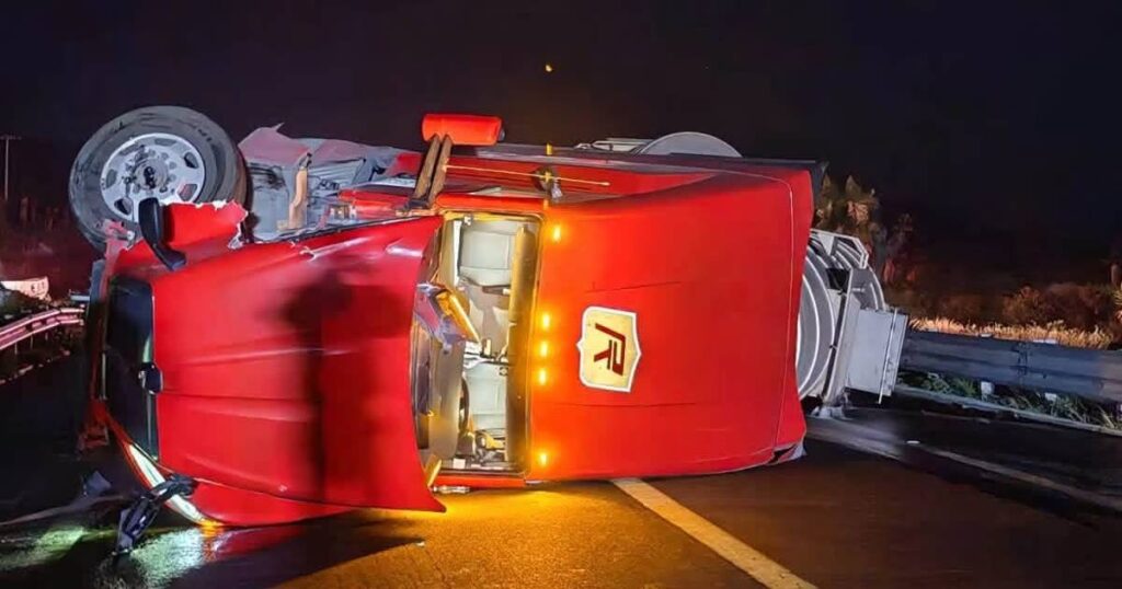 Volcadura de pipa con combustible provoca cierre de 9 horas en la Cuacnopalan-Oaxaca