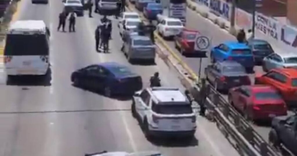 Balacera y persecución en Periférico Ecológico: cae banda de falsos vendedores de autos