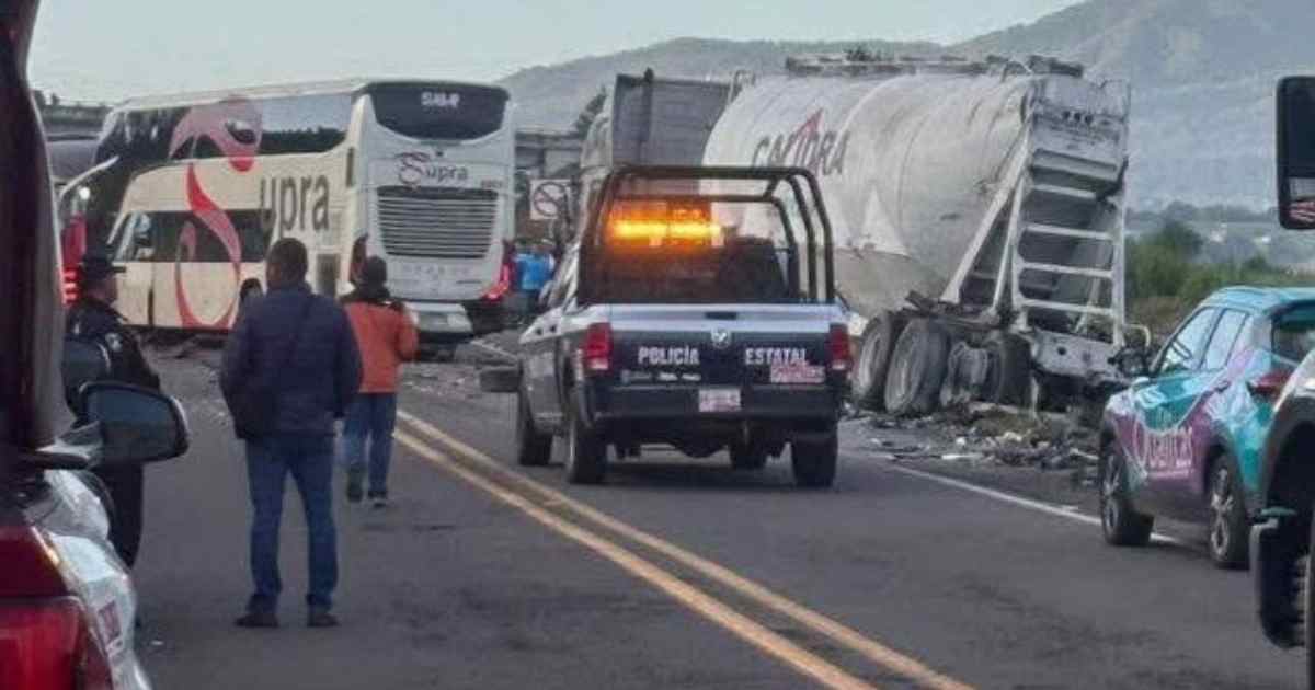 21 lesionados en la Tlaxco-Tejocotal 21 lesionados en la Tlaxco-Tejocotal