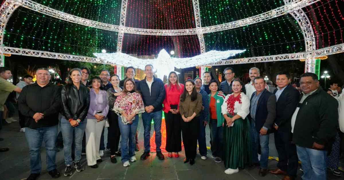 Encienden luces patrias Encienden luces patrias