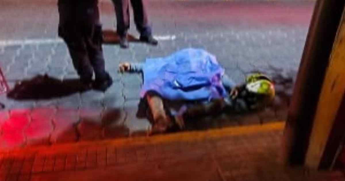 Motociclista derrapa en Tehuacán