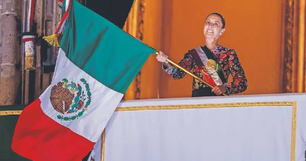 Sheinbaum encabeza su segundo Grito con arengas a héroes, mujeres y migrantes