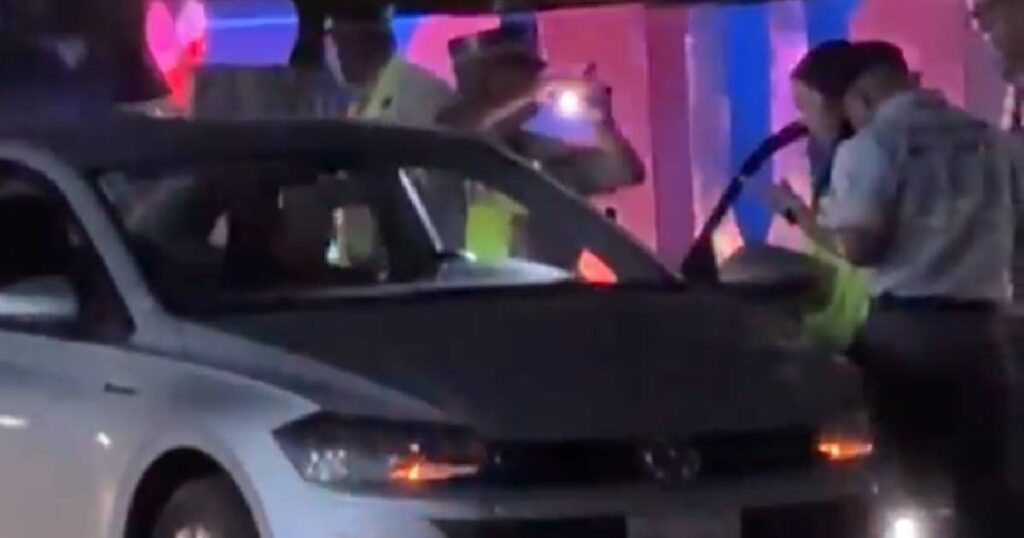 Conductor escapa de violento intento de asalto en Huejotzingo